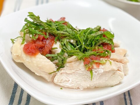 レンジで簡単★鶏むね肉の梅しそソース掛け